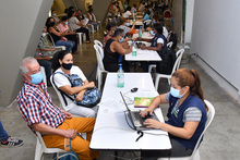 Docentes mayores de 65 a&ntilde;os ya est&aacute;n recibiendo primera dosis de vacunaci&oacute;n contra covid-19