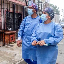 Red de Salud Sur Oriente adelanta vacunaci&oacute;n casa a casa para adultos mayores de 65 a&ntilde;os