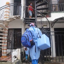 Red de Salud Sur Oriente adelanta vacunaci&oacute;n casa a casa para adultos mayores de 65 a&ntilde;os