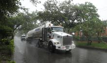 Alcald&iacute;a acompa&ntilde;a los tanques que transportan ox&iacute;geno a cl&iacute;nicas y hospitales y as&iacute; salvar vidas