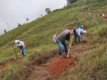 DAGMA y comunidad se unen para sembrar vida