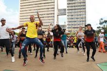La bandera colombiana entre arte y paz
