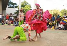 La bandera colombiana, entre arte y paz