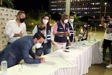 Firmado el pacto para reactivar establecimientos nocturnos y gastron&oacute;micos