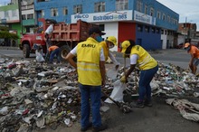 La Emru realiza nueva jornada de limpieza y recolecci&oacute;n de basuras en el &aacute;rea de renovaci&oacute;n urbana.  