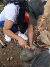 Mediante un taller de crianza de suelo y conexi&oacute;n con la tierra, la comuna 8 aprovecha residuos org&aacute;nicos