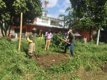 Mediante un taller de crianza de suelo y conexi&oacute;n con la tierra, la comuna 8 aprovecha residuos org&aacute;nicos