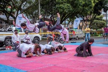 El &lsquo;Circuito Deportivo&rsquo; de la calle 9 llen&oacute; de vida a las familias cale&ntilde;as
