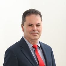 Carlos Salazar contratacion y bienes