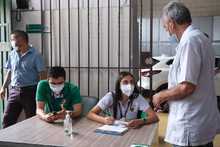 &iquest;C&oacute;mo se comporta la covid&ndash;19 cuando aparecen contagiados en las empresas y el sector informal?