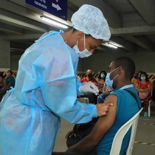 M&aacute;s de 23.000 personas se vacunaron en la primera jornada de junio