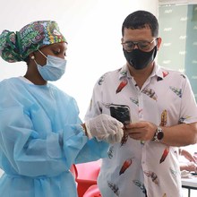 Talento humano de empresas p&uacute;blicas y privadas se vacunan contra la covid-19 