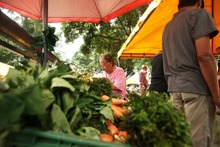 Con los mercados campesinos se rescatan la cultura rural y la econom&iacute;a de los cale&ntilde;os