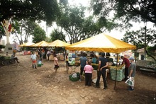 Con los mercados campesinos se rescatan la cultura rural y la econom&iacute;a de los cale&ntilde;os