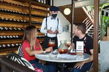 Disfrutar con la familia y amigos tambi&eacute;n dinamiza la econom&iacute;a cale&ntilde;a