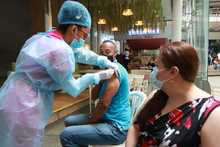 Vacunaci&oacute;n covid-19 en centros comerciales de Cali