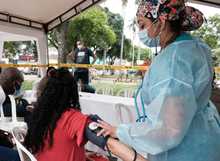 Inici&oacute; padrinazgo de EPS en las comunas para acercar vacunaci&oacute;n covid a la ciudadan&iacute;a