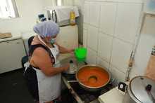 Comedores comunitarios en Cali, un importante apoyo para las familias m&aacute;s necesitadas