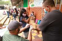 Residentes de la comuna 18 recibieron atenci&oacute;n en salud para toda la familia