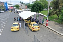 Conductores de servicio p&uacute;blico acudieron a jornada especial de vacunaci&oacute;n contra la covid-19