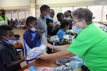 Ni&ntilde;as y ni&ntilde;os de la comuna 15 recibieron donaciones y compartieron una tarde llena de alegr&iacute;a