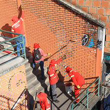 La Administraci&oacute;n Distrital recupera puentes peatonales y fachadas de la calle 5a 