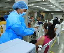 Cale&ntilde;os mayores de 40 a&ntilde;os ya est&aacute;n accediendo a la vacuna por la vida