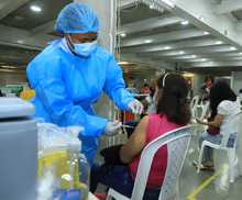 Cale&ntilde;os mayores de 40 a&ntilde;os ya est&aacute;n accediendo a la vacuna por la vida