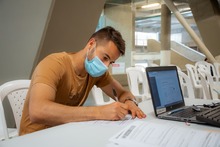 Guillermo De Amores, arquero titular del Deportivo Cali, recibi&oacute; el mi&eacute;rcoles (07.07.2021) la segunda dosis de la vacuna Pfizer contra el covid-19, en el megacentro del estadio ol&iacute;mpico Pascual Guerrero.