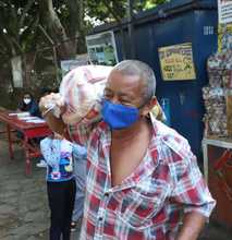 Estamos cumpliendo con la primera entrega de mercados a los carretilleros y herreros de Santiago de Cali