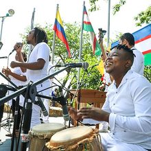 *Cantando a nuestra patria desde La Colina*