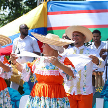 *Cantando a nuestra patria desde La Colina*