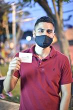 Los j&oacute;venes en Cali dan ejemplo en las jornadas de vacunaci&oacute;n contra covid-19