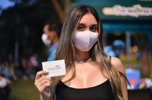 Los j&oacute;venes en Cali dan ejemplo en las jornadas de vacunaci&oacute;n contra covid-19