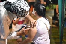 Los j&oacute;venes en Cali dan ejemplo en las jornadas de vacunaci&oacute;n contra covid-19