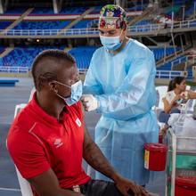 El Am&eacute;rica dio ejemplo de responsabilidad al recibir la vacuna contra la Covid 19
