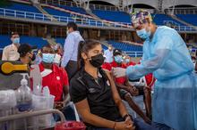 El Am&eacute;rica dio ejemplo de responsabilidad al recibir la vacuna contra la Covid 19