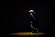 &lsquo;M&aacute;s all&aacute; de lo binario o cuando los peces encallan en tierra&rsquo;, del Teatro La Farola. Foto cortes&iacute;a del grupo.