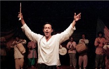 Helios Fern&aacute;ndez: un actor, director y maestro que dedic&oacute; su vida a habitar la escena