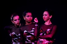 Habitantes de calle y personas mayores asisten al Festival Internacional de Teatro de Cali y pintar&aacute;n mural