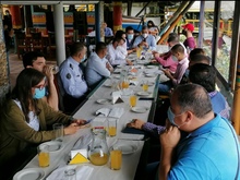 Secretar&iacute;a de Movilidad lidera mesa de trabajo con comerciantes del kil&oacute;metro 18