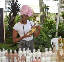 Desarrollo Econ&oacute;mico apoya &lsquo;Feria Multicultural del Pac&iacute;fico&rsquo; en la comuna 2