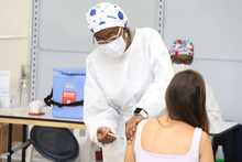 J&oacute;venes entre 20 y 24 a&ntilde;os iniciaron su esquema de vacunaci&oacute;n contra la covid-19