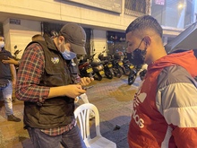 De d&iacute;a y de noche, Alcald&iacute;a de Cali busca a vendedores informales para ser registrados