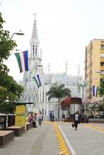 Bulevar del r&iacute;o cada d&iacute;a m&aacute;s seguro y bonito                                 