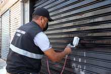 Con Pintat&oacute;n, la Administraci&oacute;n Distrital embellece y reactiva el sector comercial de &ldquo;la Luna&rdquo;