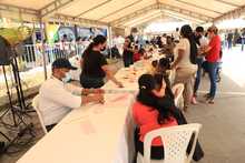 Con masiva participaci&oacute;n, Alcald&iacute;a acerc&oacute; su oferta institucional en Feria de Servicios de la comuna 21