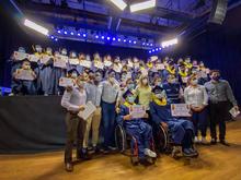 La gobernadora Clara Luz Rold&aacute;n, quien estuvo en el evento, felicit&oacute; a los j&oacute;venes por haber logrado esta certificaci&oacute;n. 