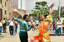 La Ruta de la Salsa en Cali se la bailaron turistas nacionales y extranjeros