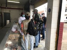 Jornadas educativas sobre manejo de residuos en plazas de mercado de Cali 